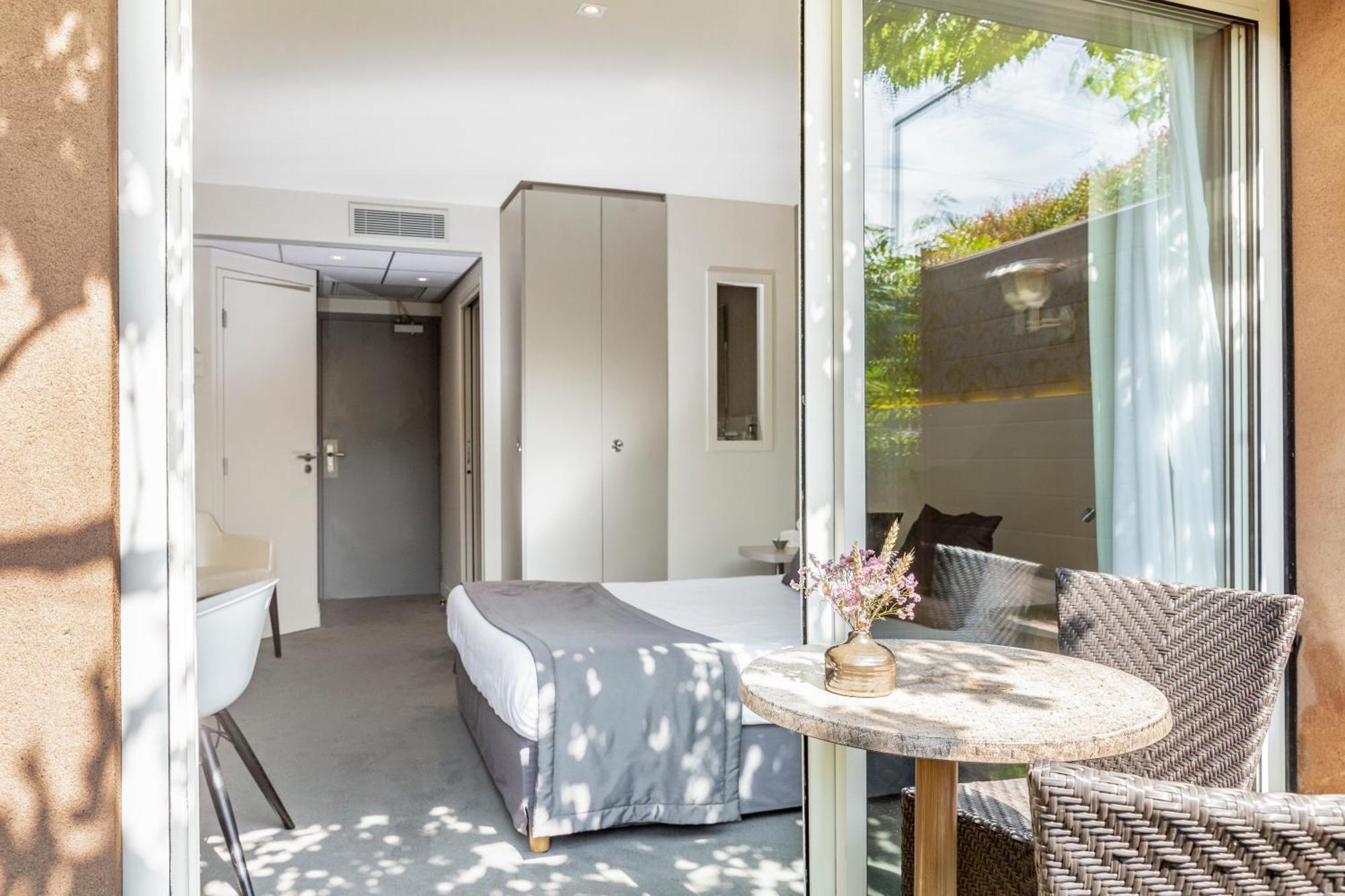 Le Carre D'Alethius Logis Hotel Restaurant Charmes-sur-Rhone Exterior foto