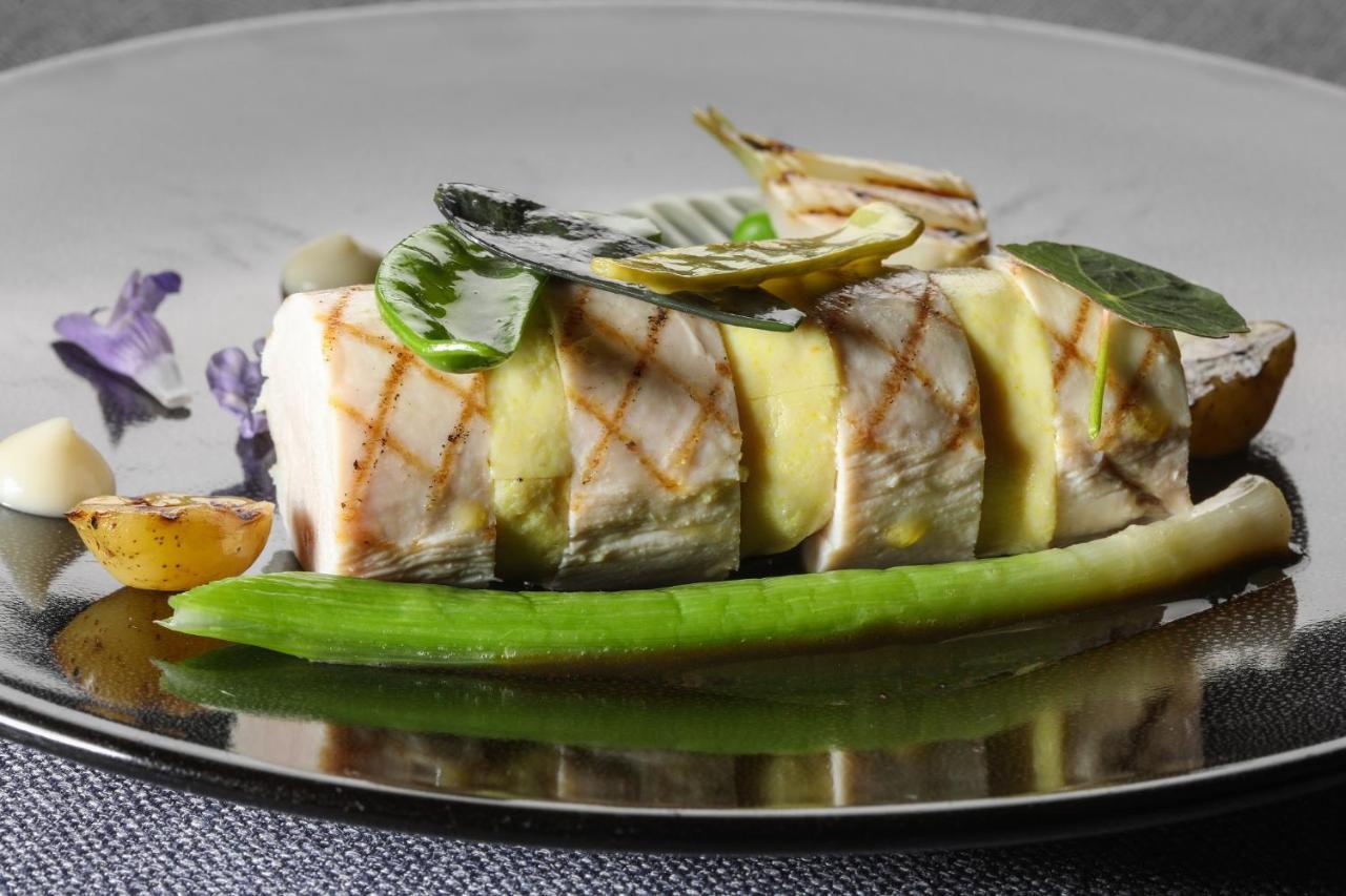 Le Carre D'Alethius Logis Hotel Restaurant Charmes-sur-Rhone Exterior foto